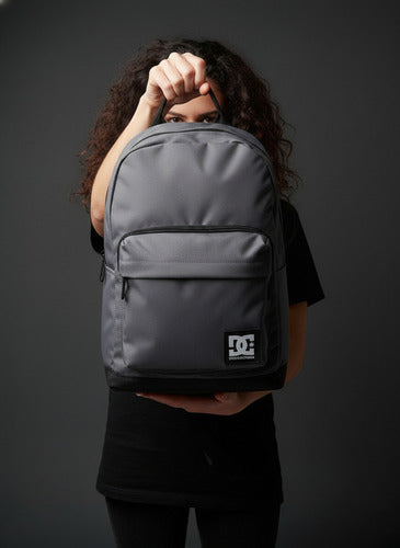 Mochila Dc Shoes Backpack Unisex Dc25bp203 Original Moda Gris Oscuro Liso