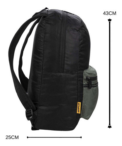 Mochila Caterpillar Cat Impermeable 84313-528 Color Negro Con Verde Diseño De La Tela Liso Con Logo De La Marca